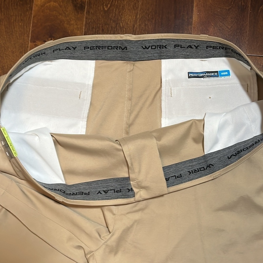 ⭐️ Round Tree & Yorke Big Man classic fit flat front Khaki shorts- 48B - Picture 7 of 10